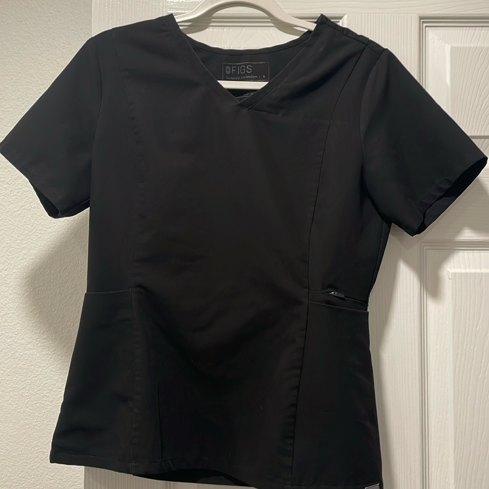 Figs scrub top